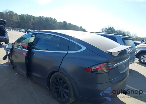2018 Tesla Model X 100D/75D/P100D from USA, damaged, VIN 5YJXCBE25JF121055